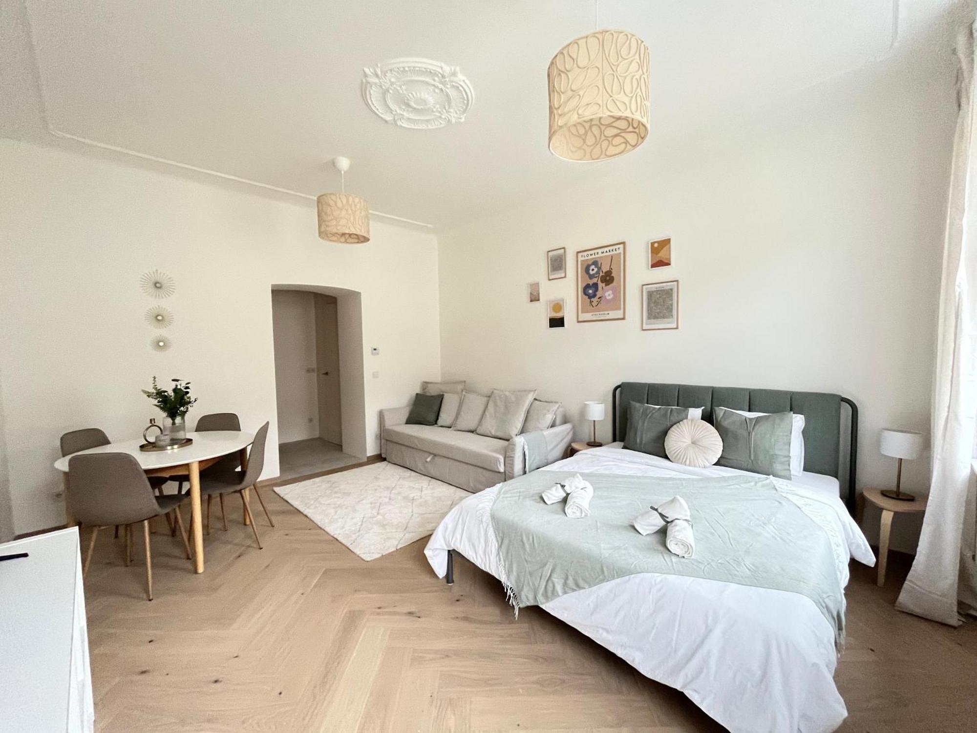 Luxurious One Room Apartment Near Schoenbrunn Palace Wien Eksteriør bilde